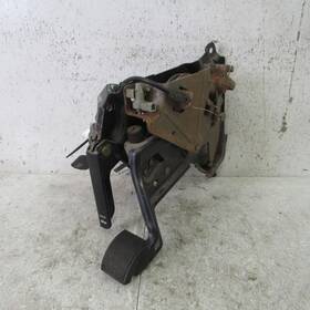 547.fd8n03 Ford Truck 99-2004 F250 F350 Parking Emergency E-brake Pedal Assembly Oem Hood Release