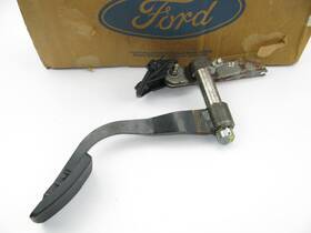 Xl1z-9725-ba Ford New - Oem Accelerator Pedal 1999 Expedition And Navigator