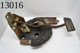 255601 General Motors 1999 2003 Chevrolet Silverado 3500 Brake Pedal Assembly Auto Trans 99 00 01 02