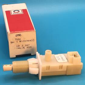 10194403 Gm Genuine Nos Pedal Vacuum Switch 1993-1995 Corvette