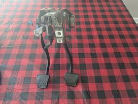 14036147 Gm 1982-2002 Camaro Firebird Trans Am Clutch And Brake Pedal For Manual 5 Speed