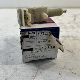 25551820 Gm New Brake Pedal Switch 88-95 Lesabre 91-93 Fleetwood 91-95 Park Ave