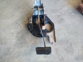 255602 Gm 2005 Silverado 1500 Automatic Transmission Brake Pedal