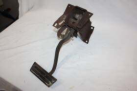 346336 Gm 1969 Thru 1982 C3 Corvette Automatic Brake Pedal Hanger Assembly