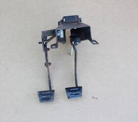 3830507 Gm 1963 1964 1965 1966 C2 Corvette Original Clutch And Brake Pedal Bracket Assembly