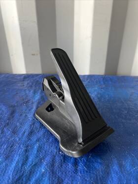 84960560 Gm 2019-2023 Camaro Ss 10-speed Automatic Accelerator Gas Pedal