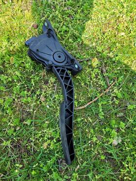 92165102 Gm Genuine Used 08-09 Pontiac G8/11-13 Chevy Caprice Accelerator Pedal Sensor