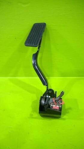 546.gm9c01 Gmc Truck 01 02 Yukon Gas Accelerator Pedal Oem 3482-5