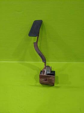 546.gm9c02 Gmc Truck 01 02 Yukon Gas Accelerator Pedal Oem 3853-5