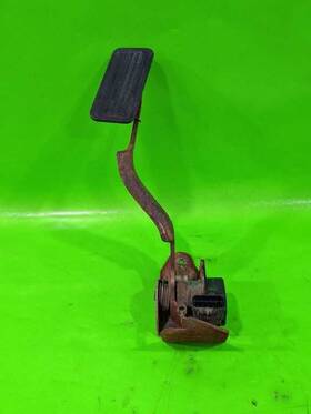 546.gm9n04 Gmc Truck 03 04 05 06 Sierra 2500hd Gas Accelerator Pedal Oem 3973-4