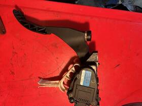 1j1723503r Hella 1999-2005 Volkswagen Jetta Golf Beetle Diesel Automatic Used Pedal