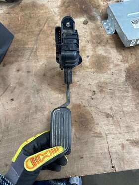 268-338 Hino 268 338 Electronic Fuel Pedel Tested Good See Pics 2011 And Up