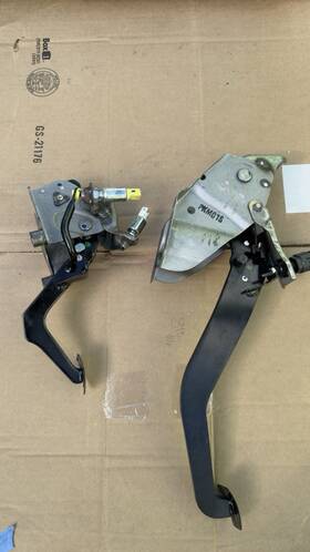 00108-ge8-st01 Honda 06-07 Fit Clutch And Brake Pedal Set Of 2 Oem