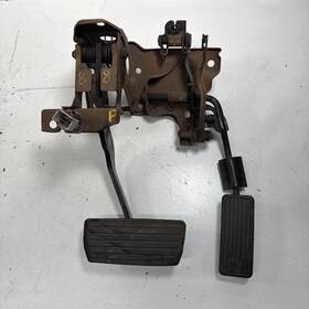 17019-sf1-a00 Honda 88-91 Prelude At Accelerator And Brake Pedal Assembly Oem