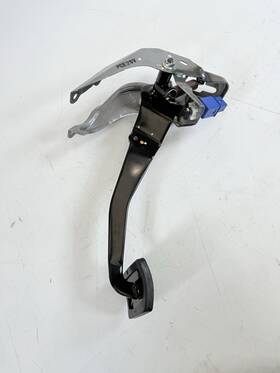 392010612 Honda 2023 - 2024 Cr-v Brake Stop Pedal With Bracket And Sensor Oem