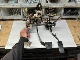 46590-sh3-l31 Honda 90-91 Civic 4dr Sedan 5spd M/t Cruise Control Pedal Assembly