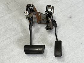 546.ho1i91 Honda 1990 1991 1992 1993 Accord Lx Brake And Accelerator Pedals A/t Automatic