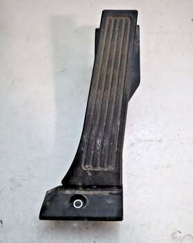 234.hy1v13 Hyundai Oem 2010-2013 Equus V8 5.0 Accelerator Gas Pedal Fuel Lever 10-13