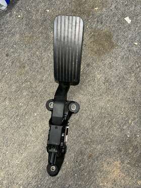 32700-f2100 Hyundai 2017 2018 2019 2020 Elantra Accelerator Gas Pedal Untested