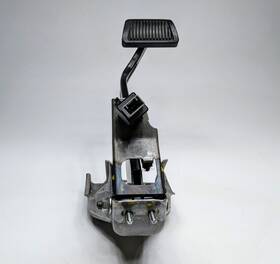 328002w110 Hyundai 2013 - 2019 Oem Santa Fe Emergency Parking Brake Foot Pedal Assembly
