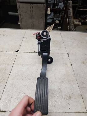 Hyundai 546-998510 2010-2012 Santa Fe Gas Pedal Assembly