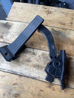 546.hy1w12 Hyundai 12 Veloster Gas Accelerator Pedal Oem 3676-12