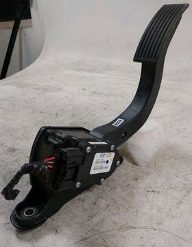 L2911a0587 Hyundai 2010-12 Santa Fe 3.5l A/t Gas Pedal Accelerator Travel Sensor 37200- Oem