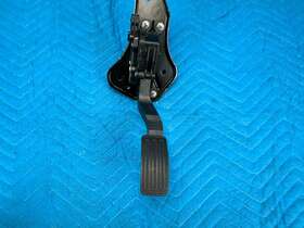 18002-1la0a Infiniti 2011-2013 Qx56 2017-2022 Nissan Armada Gas Accelerator Pedal Oem