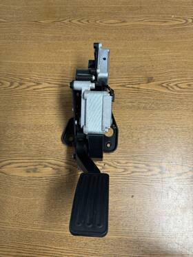 18002-1la8a Infiniti 2011-2017 Qx56 Qx80 Gas Foot Throttle Accelerator Pedal Oem