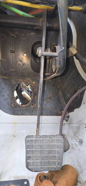 2506171c92 International Brake Pedal - 2006 4300