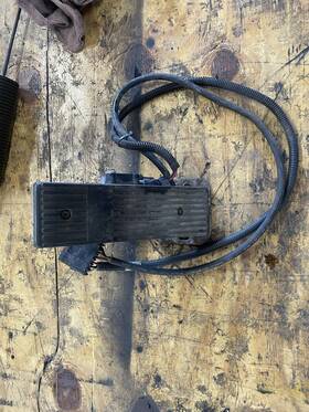 3525640c92 International 3525640 3525640c93 Electronic Accelerator Pedal With Sensor
