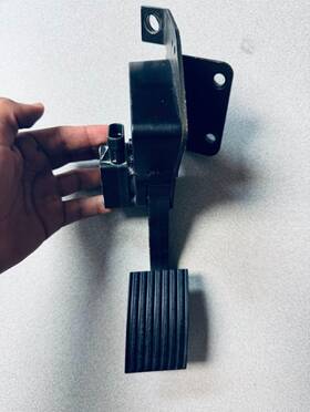 3801943c92 International 2011 4300 Foot Control Pedal Throttle P/n