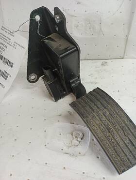 4073589c91 International 546.ihhc19 Throttle Pedal 11871295