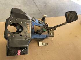 546.is8q14 Isuzu - Medium Duty Truck 2014 Nqr 5.2l Diesel At Used Oem Factory Brake Pedal And Mount Frame