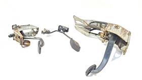 546.ar1n87 Japanese Chrysler 1987 Conquest Oem Set Of Manual Swap Pedals