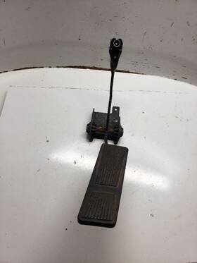 234.am8303 Jeep Liberty 2003 Accelerator Parts 1229964