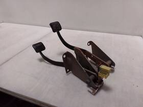 546.am8504 Jeep Tj Wrangler Brake And Clutch Pedal Assembly Manual Trans 2003-2006 149939
