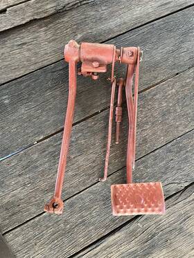 647635 Jeep Willys M38 Brake And Clutch Pedal Assembly Brackets Oem