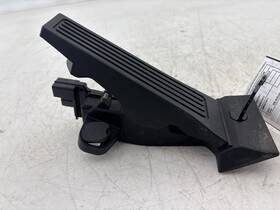 32700n9100ki Kia 23-25 Sportage Lx Gas Pedal / Accelerator Moduletrim Oem
