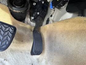 234.le1g13 Lexus Accelerator Fuel Gas Pedal With Sensor 2013 14 15 16 17 18 Es300h