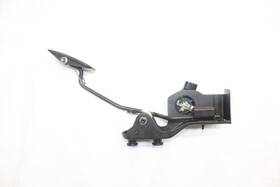 234.le1x03 Lexus 2003 Sc430 Z40 Convertible #354 Gas Accelerator Pedal