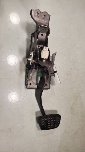 546.le1713 Lexus Rx450h 2013 3.5l At Awd Brake Pedal With Sensors