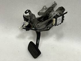 546.le1g15 Lexus 2013 2014 2015 2016 2017 2018 Es300h Brake Pedal With Sensor