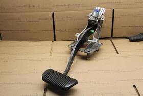 546.le1h00 Lexus 1997 1998 1999 2000 2001 Es300 Brake Pedal