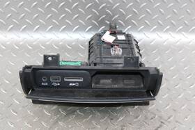 670102009 Maserati 14-21 Ghibli Black Dashboard Dash Center Usb Hub Port Media Interface Panel Oem