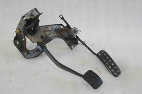 234.mz1o90 Mazda 1990 1991 1992 1993 1994 Mx-5 Miata Accelerator Brake Pedals Manual M/t 234.mz1o90 Mazda 1990 1991 1992 1993 1994 Mx-5 Miata Accelerator Brake Pedals Manual M/t