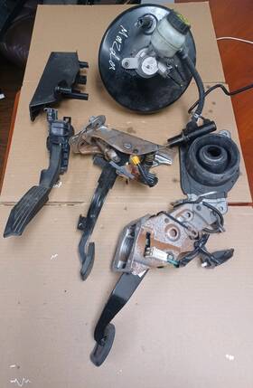 2008-2014oem Mazda 4743800 Miata Mx5 Clutch Gas Brake Pedal Set M/t