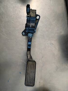 Mazda 546.mz1b14 2 2014 Pedal Brake/clutch 582404