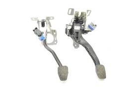 546.mz1o16 Mazda 2016-2018 Mx-5 Miata Nd Manual 6 Speed Brake And Clutch Pedal Set