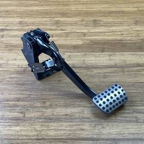 1972900018 Mercedes-benz 2011-2021 Amg Gt S C190 Brake Pedal Assembly 50k Miles Oem 1972900018 Mercedes-benz 2011-2021 Amg Gt S C190 Brake Pedal Assembly 50k Miles Oem